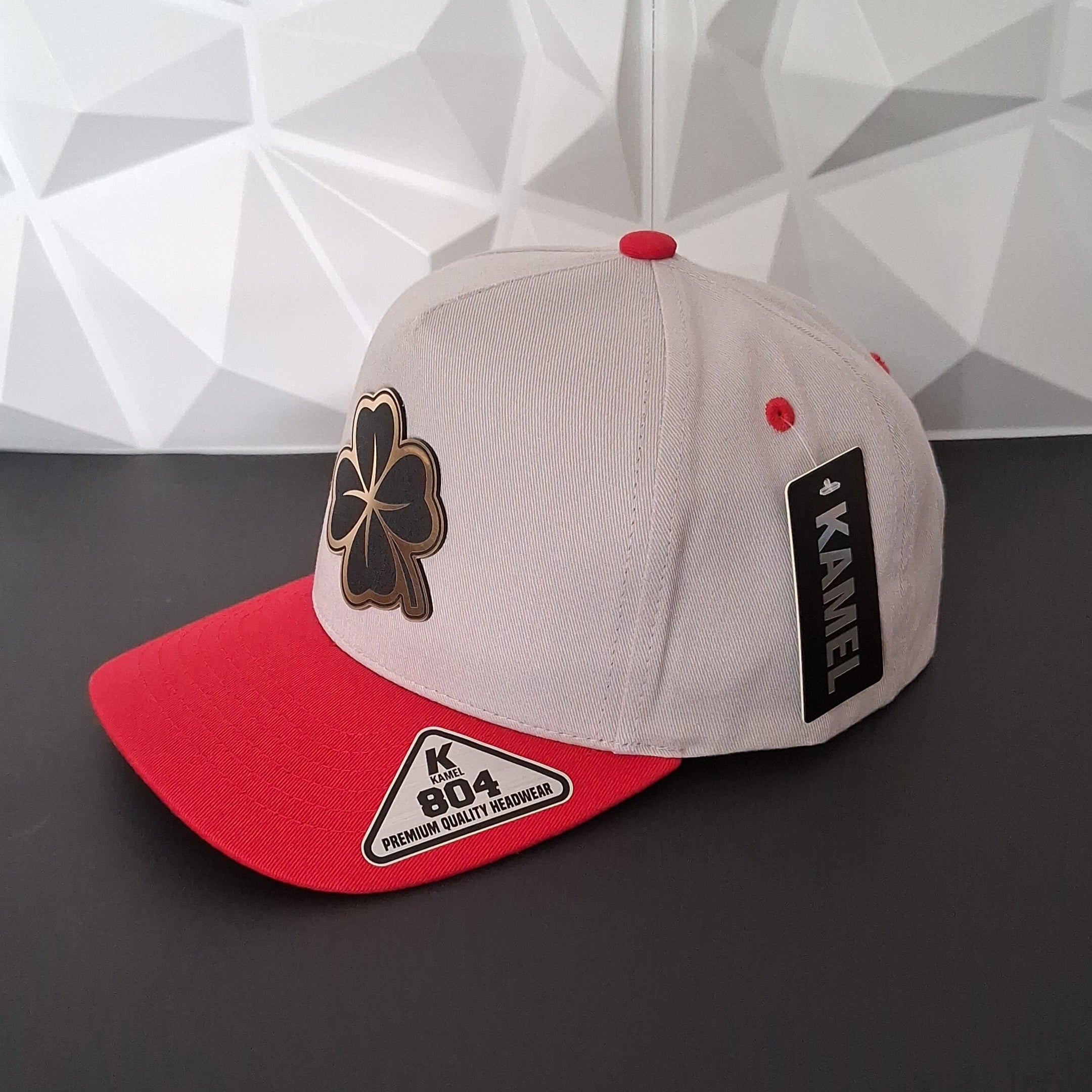 Gorra Snapback- Gris/Rojo - Placa Trebol