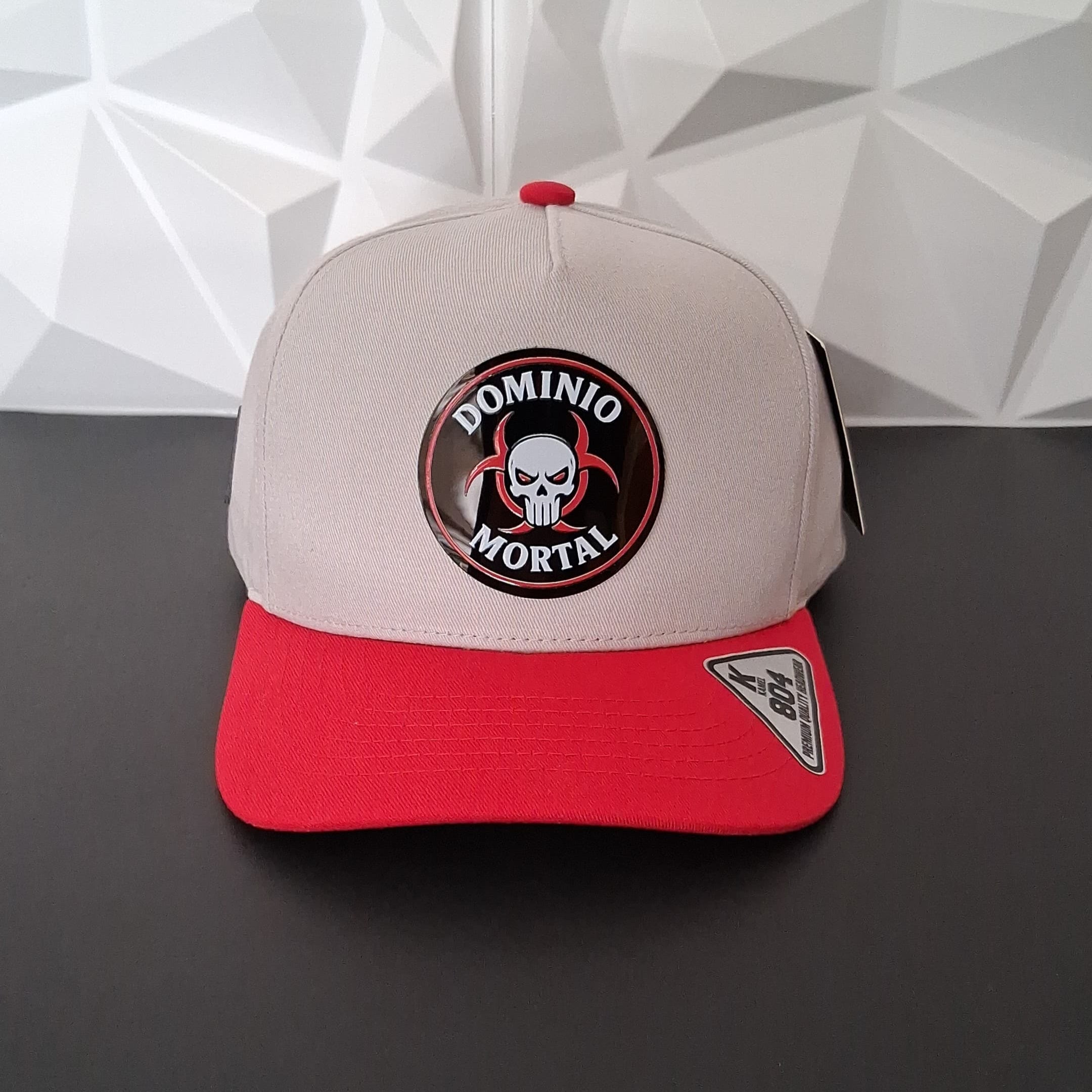 Gorra Snapback- Gris/Rojo - Placa Dominio Mortal