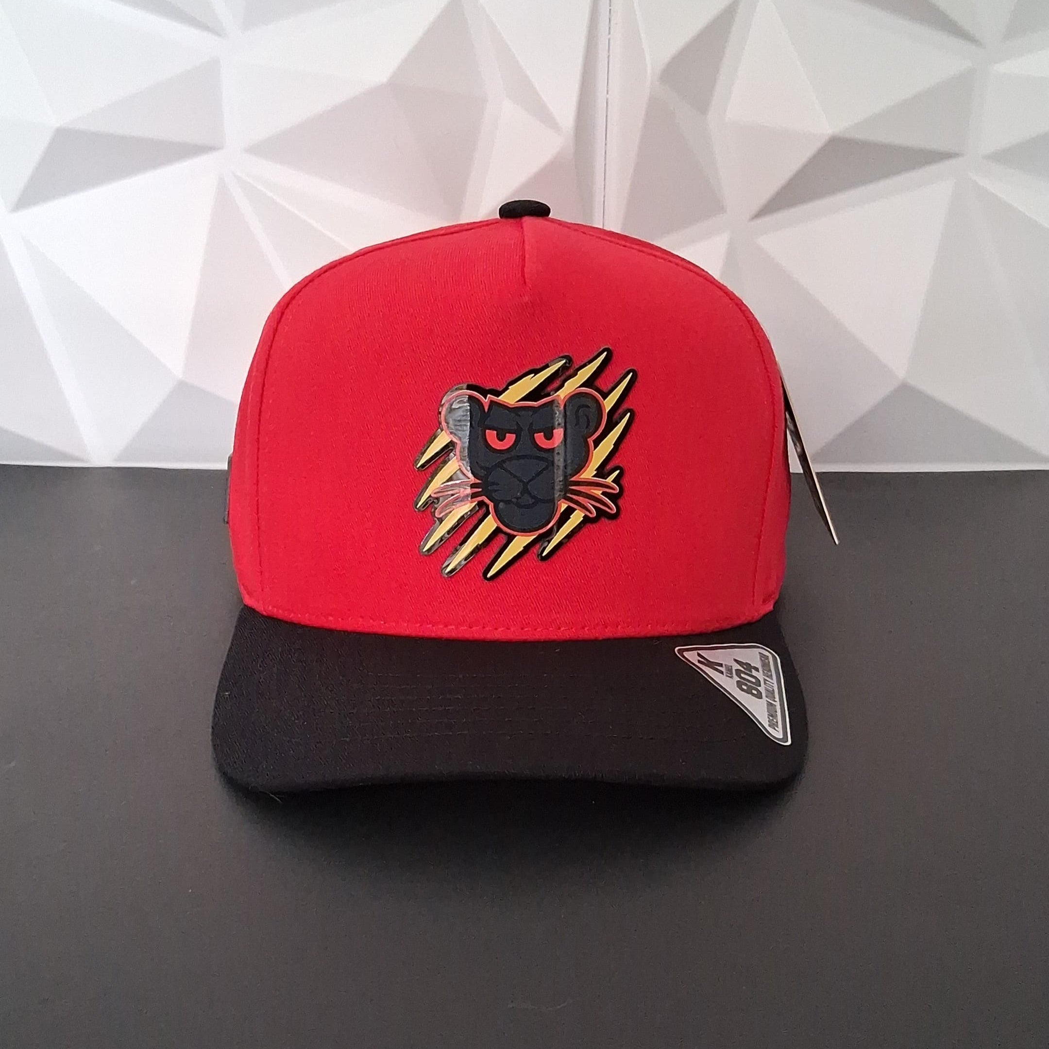 Gorra Snapback Rojo/Negro - Placa Pink Panther
