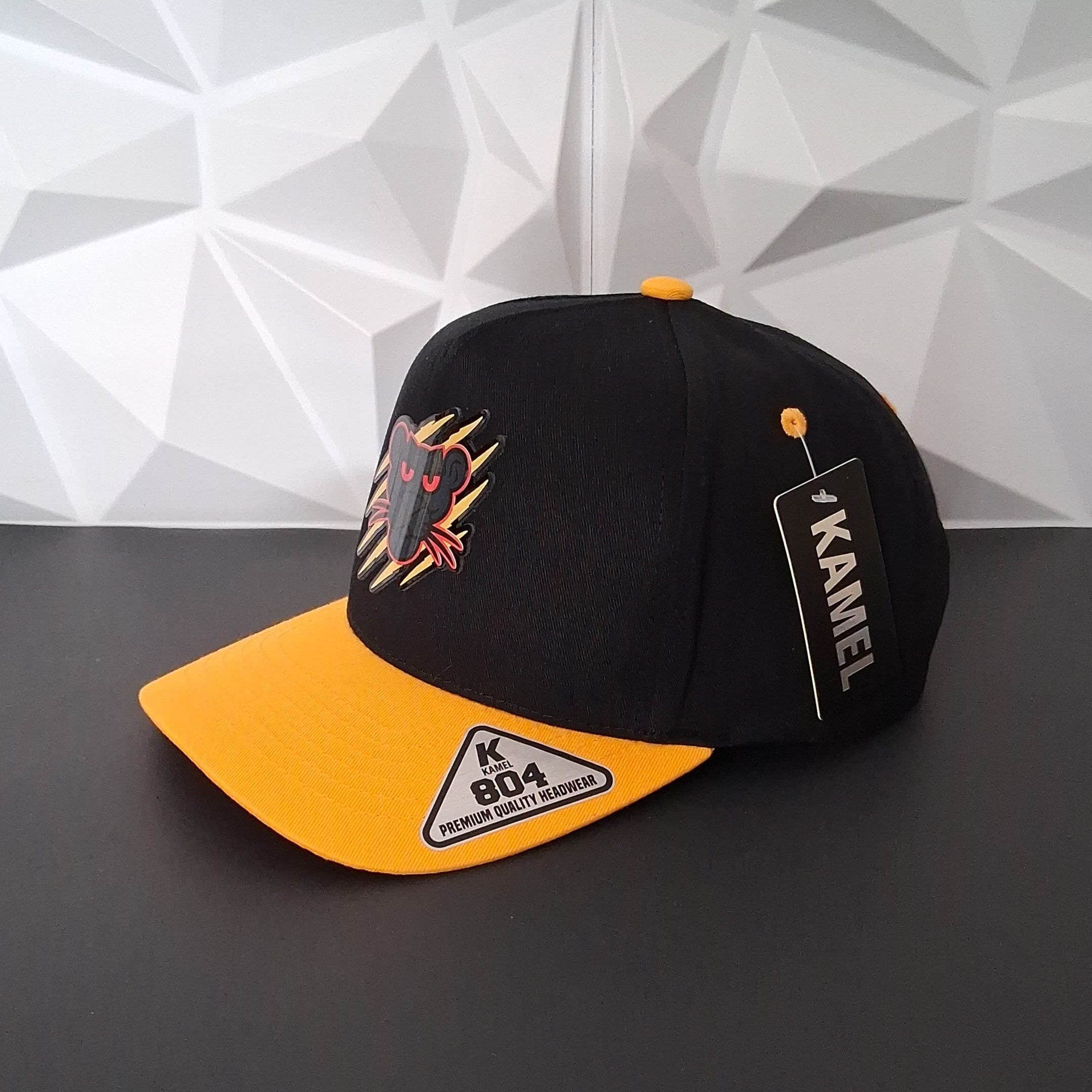 Gorra Snapback Negro/Amarillo - Placa Pink Panther