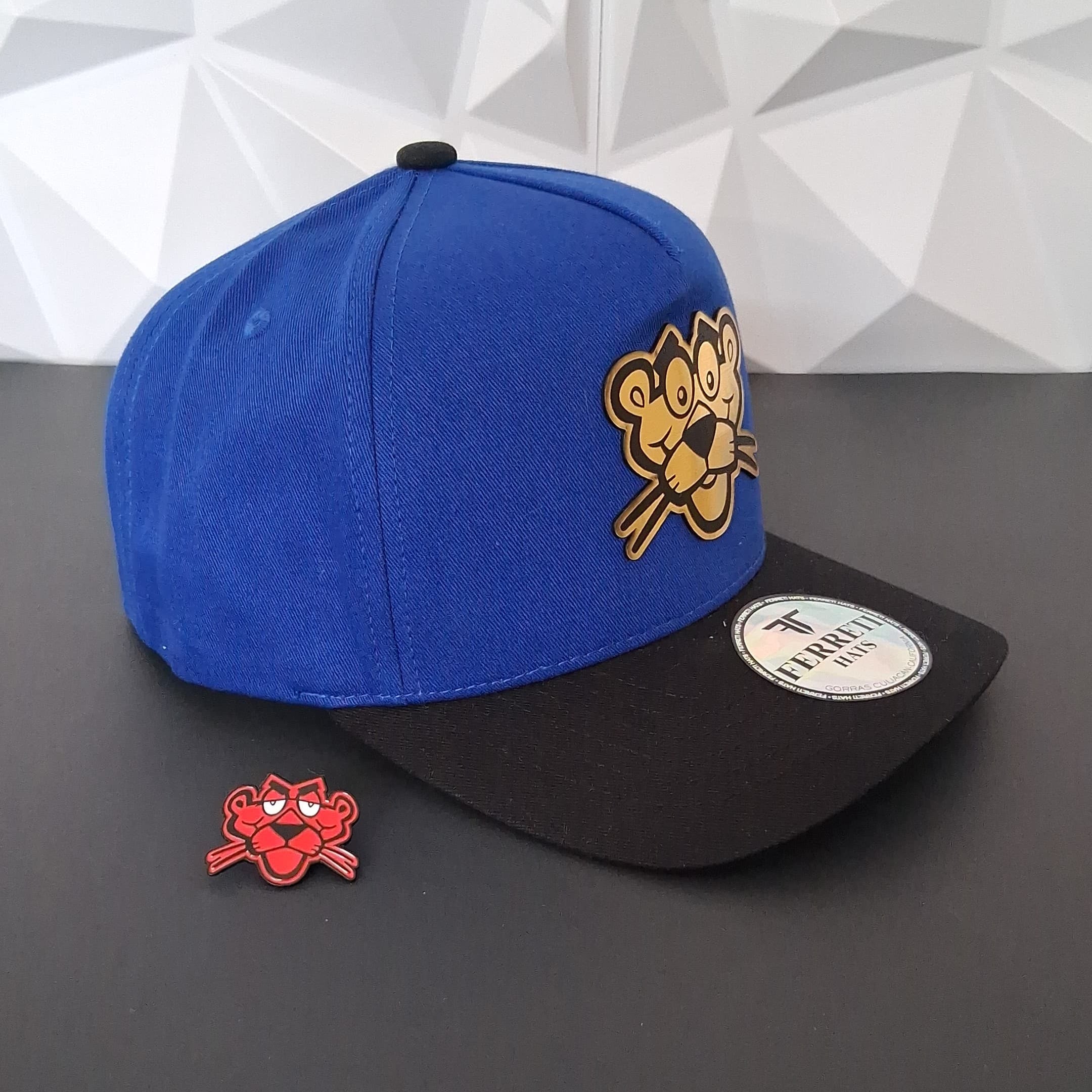 FERRETI Gorra Snapback - Azul/Negro Placa Gold Panther