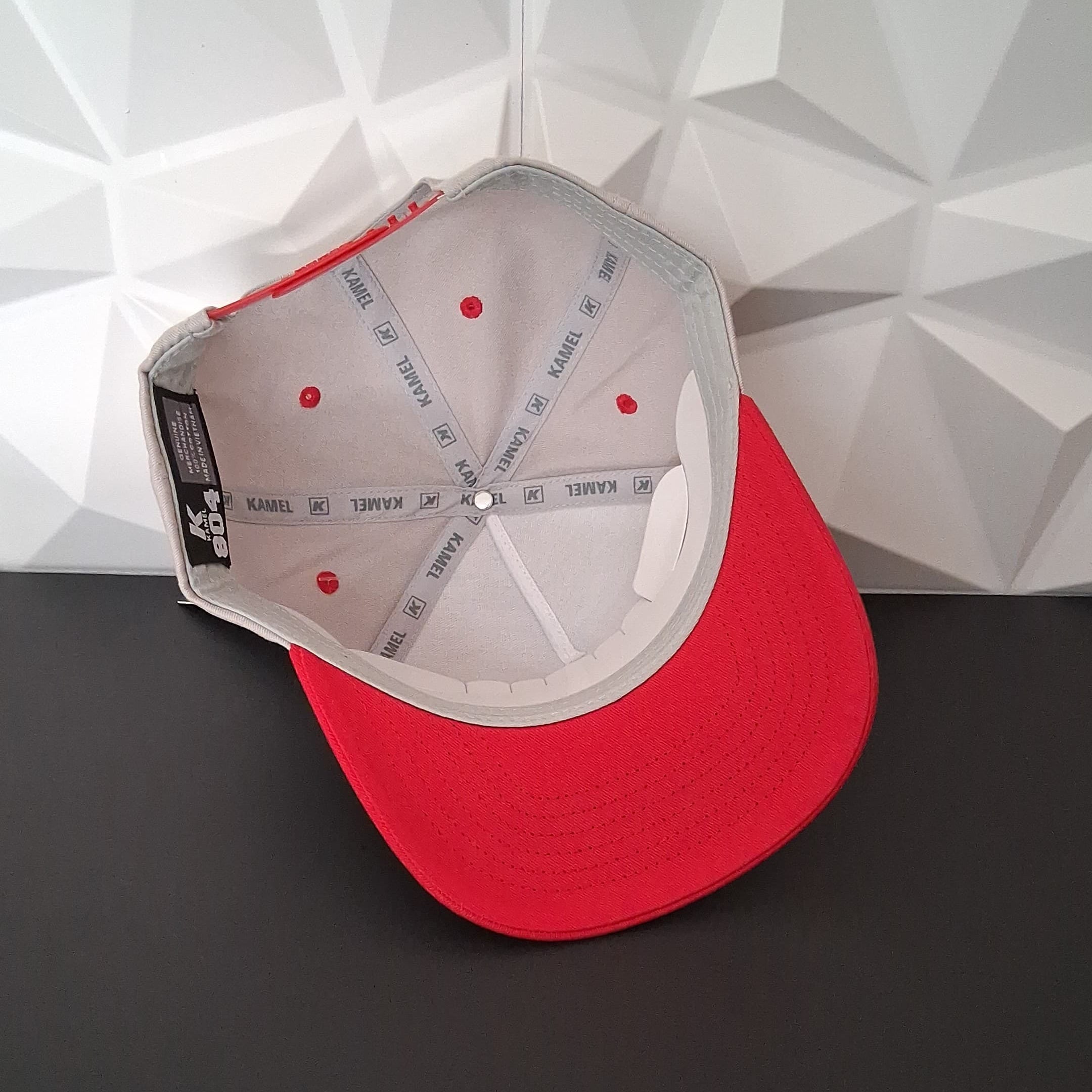 Gorra Snapback- Gris/Rojo - Placa Trebol